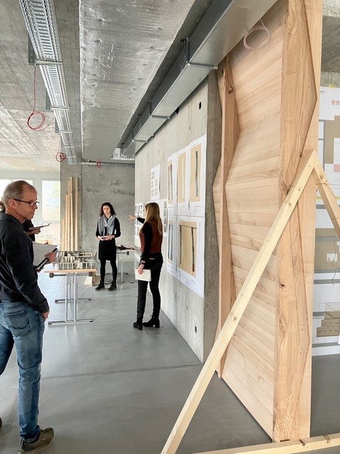 1:1 Modell aus Holz für eine Trennwand in einem Büro 