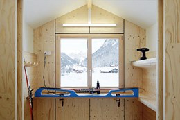 Langlaufhütte in Liechtenstein_Holzhütte im Schnee Steg Malbun
