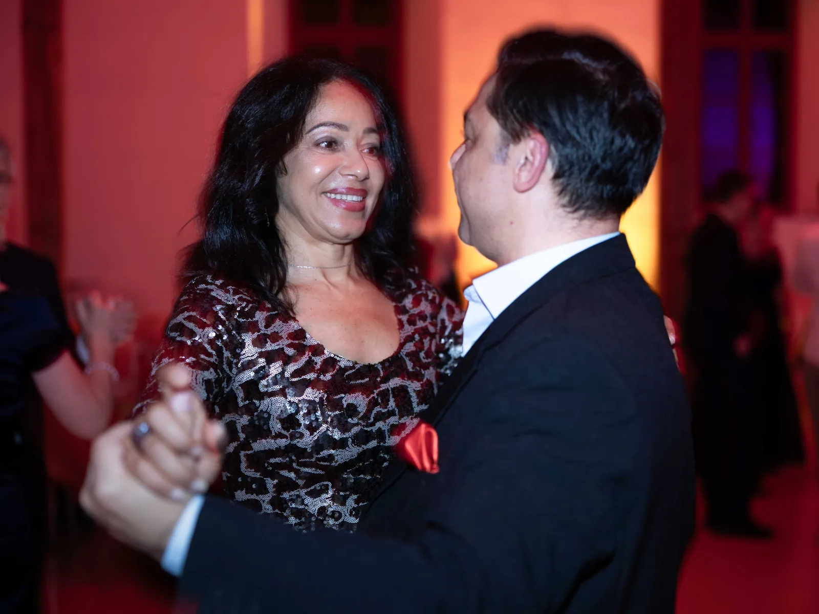 Tanzpaar-glitzerkleid-Uniball-Liechtenstein