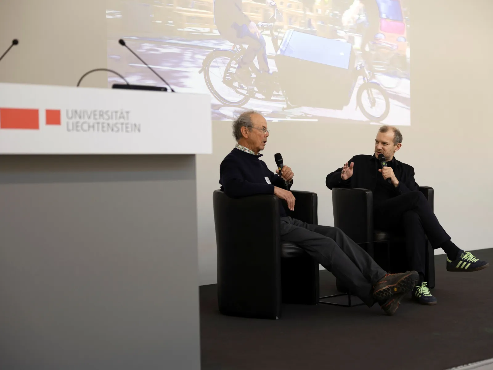 Podiumsdiskussion bei einem Symposium