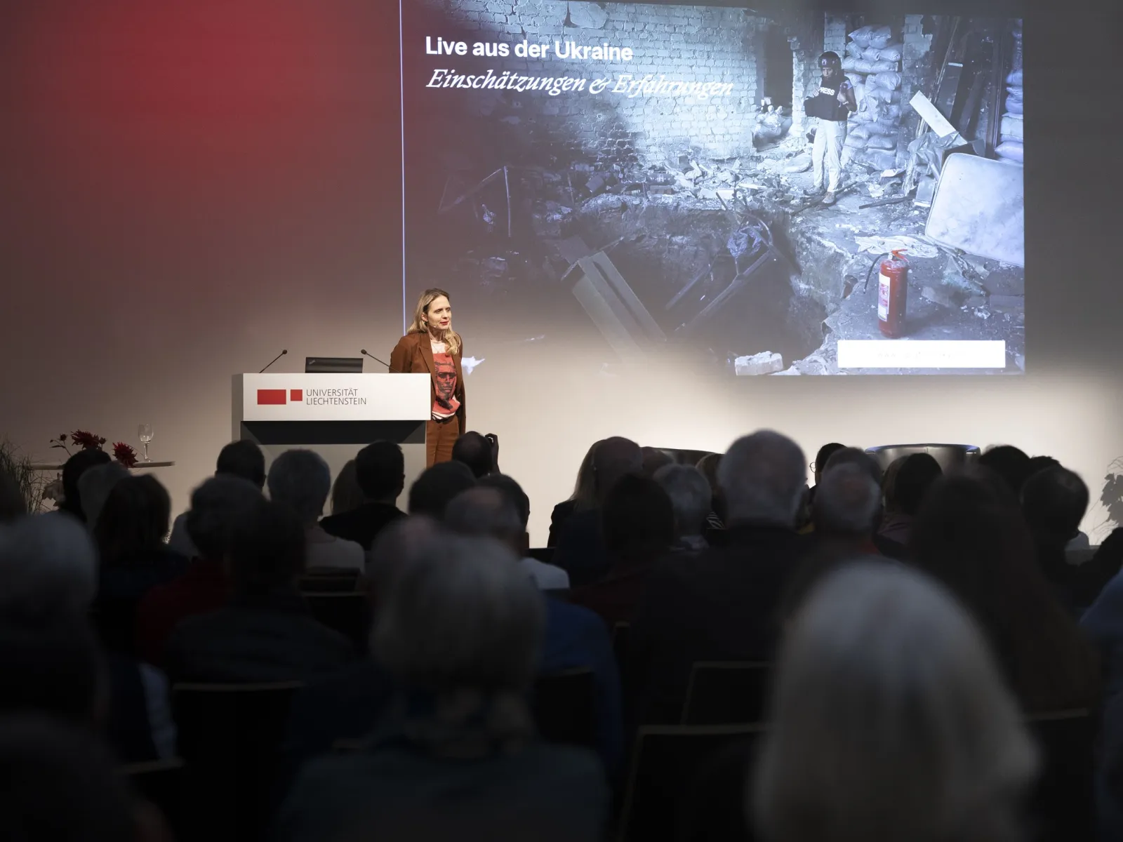 News_Campus-Gespraech_Luzia-Tschirky_Universitaet-Liechtenstein