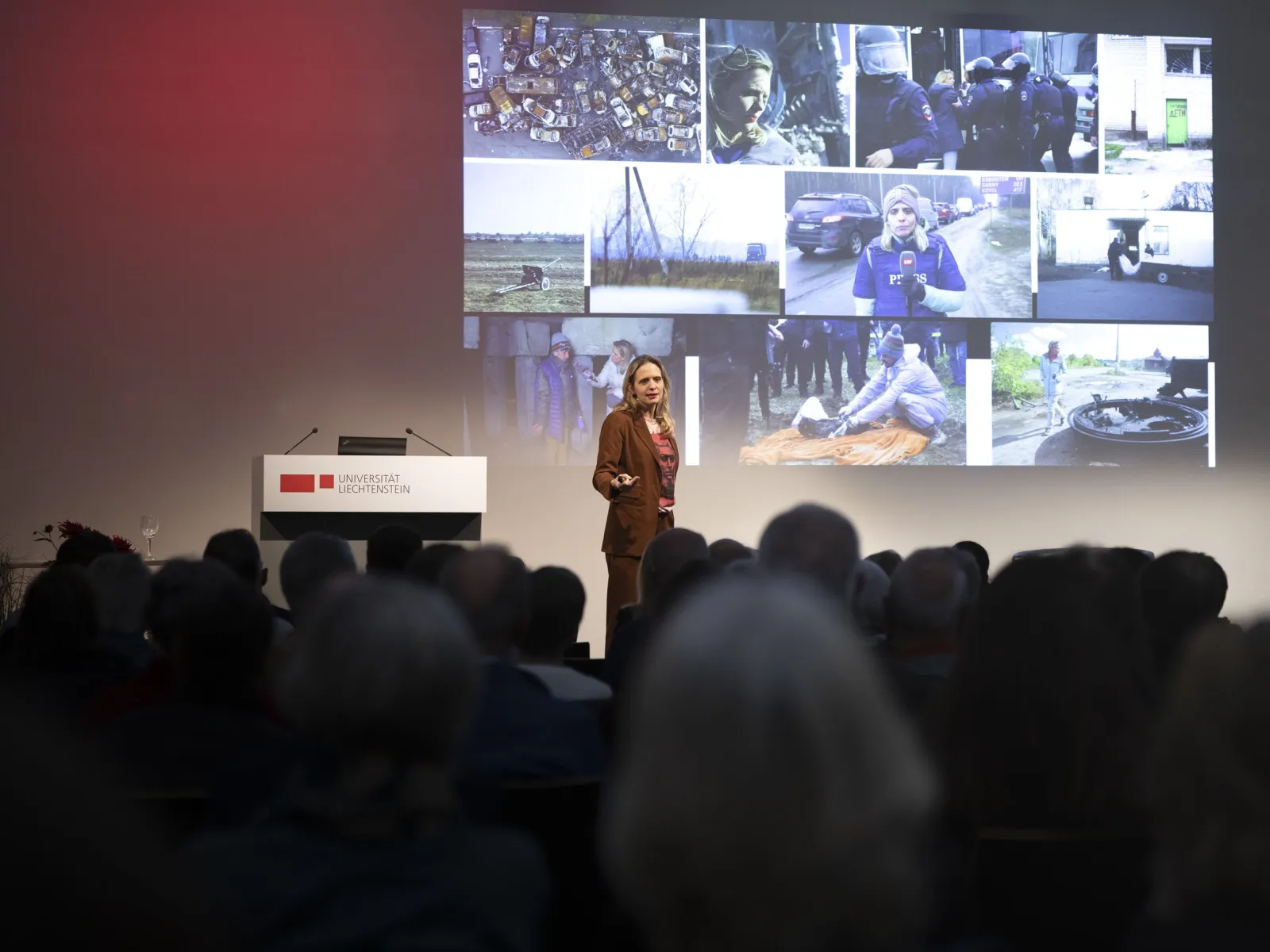 News_Campus-Gespraech_Luzia-Tschirky_Universitaet-Liechtenstein