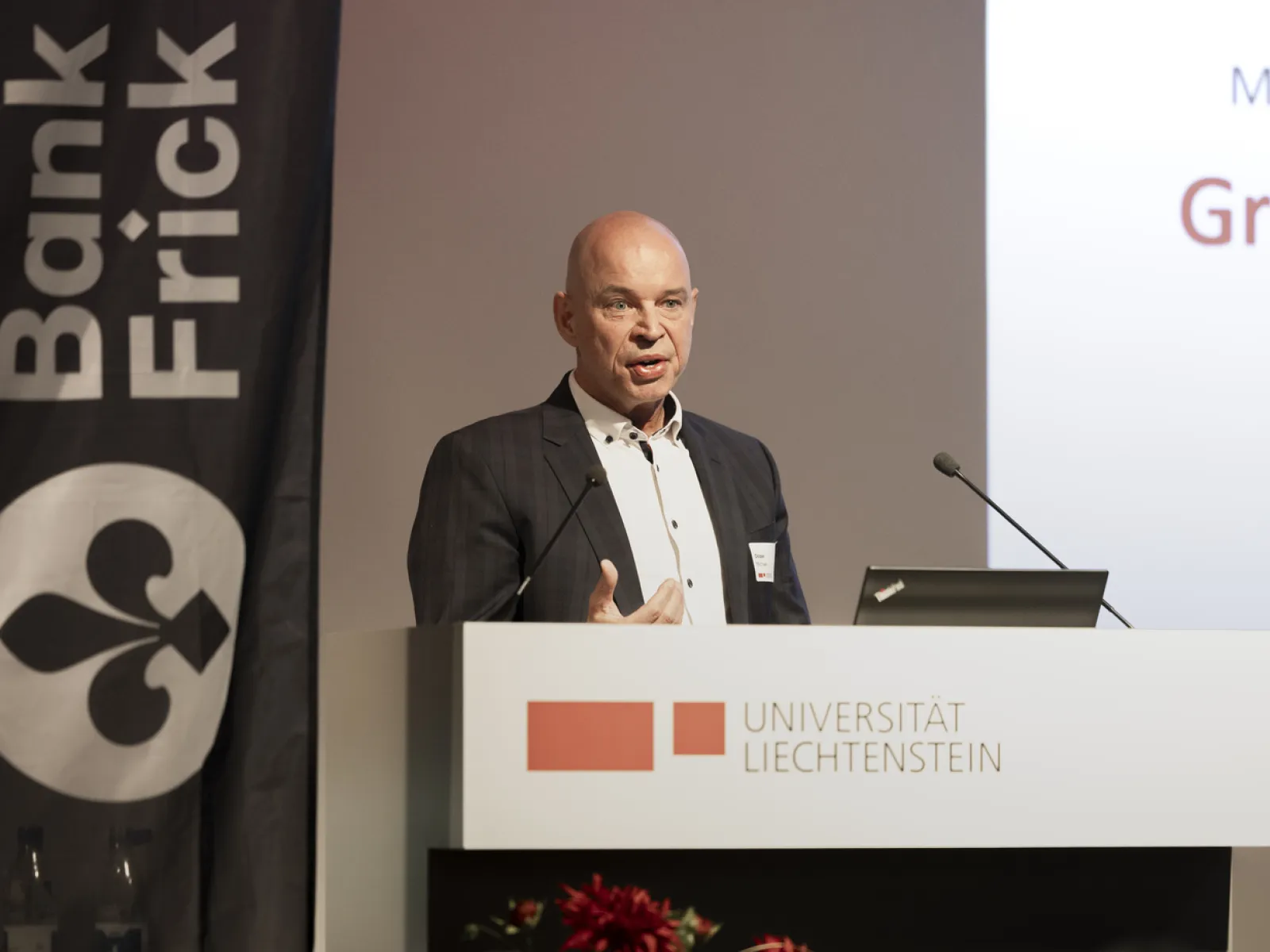 News_Diplomfeier_Blockchain-FinTech_Universitaet-Liechtenstein