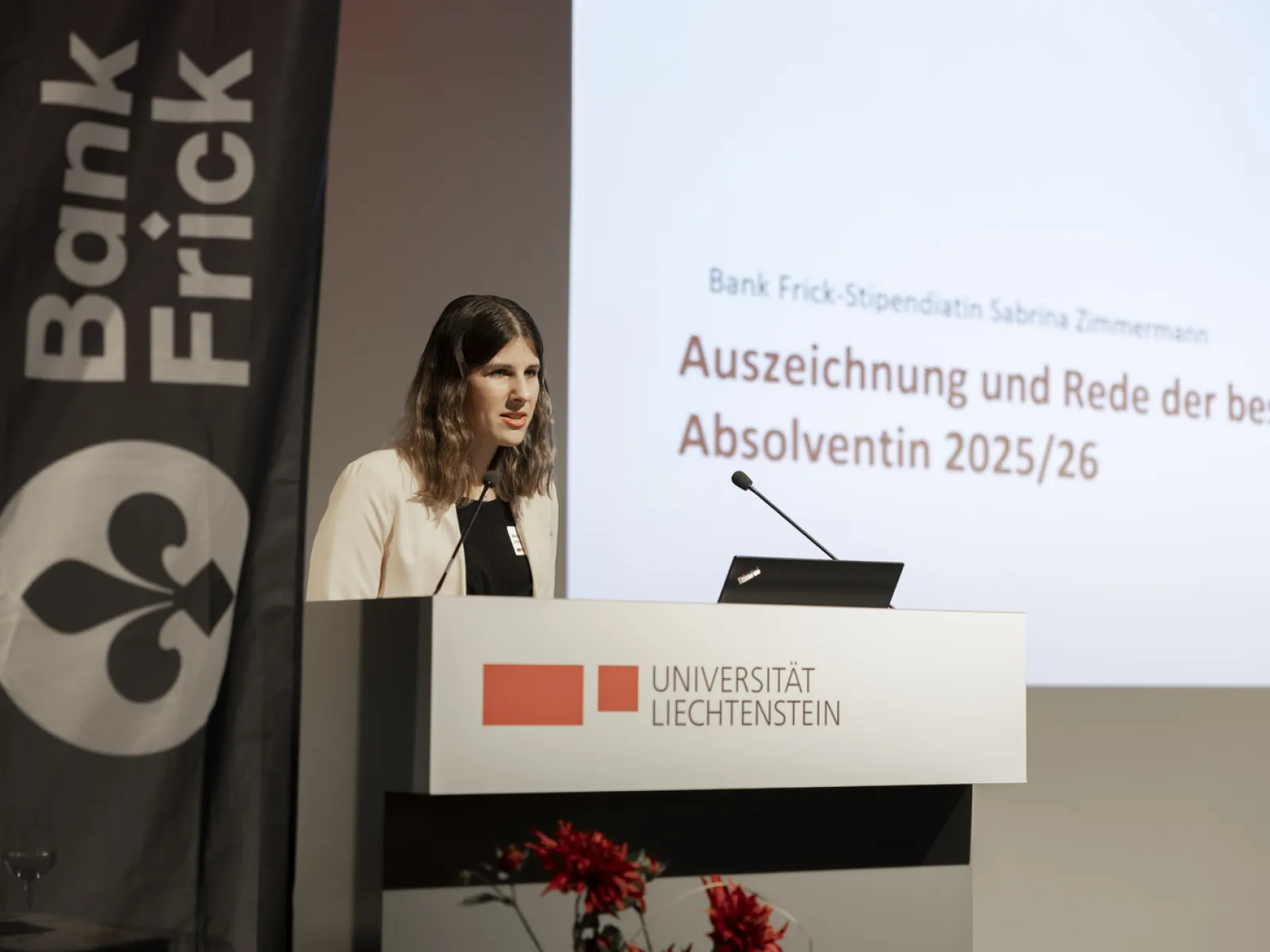 News_Diplomfeier_Blockchain-FinTech_Universitaet-Liechtenstein