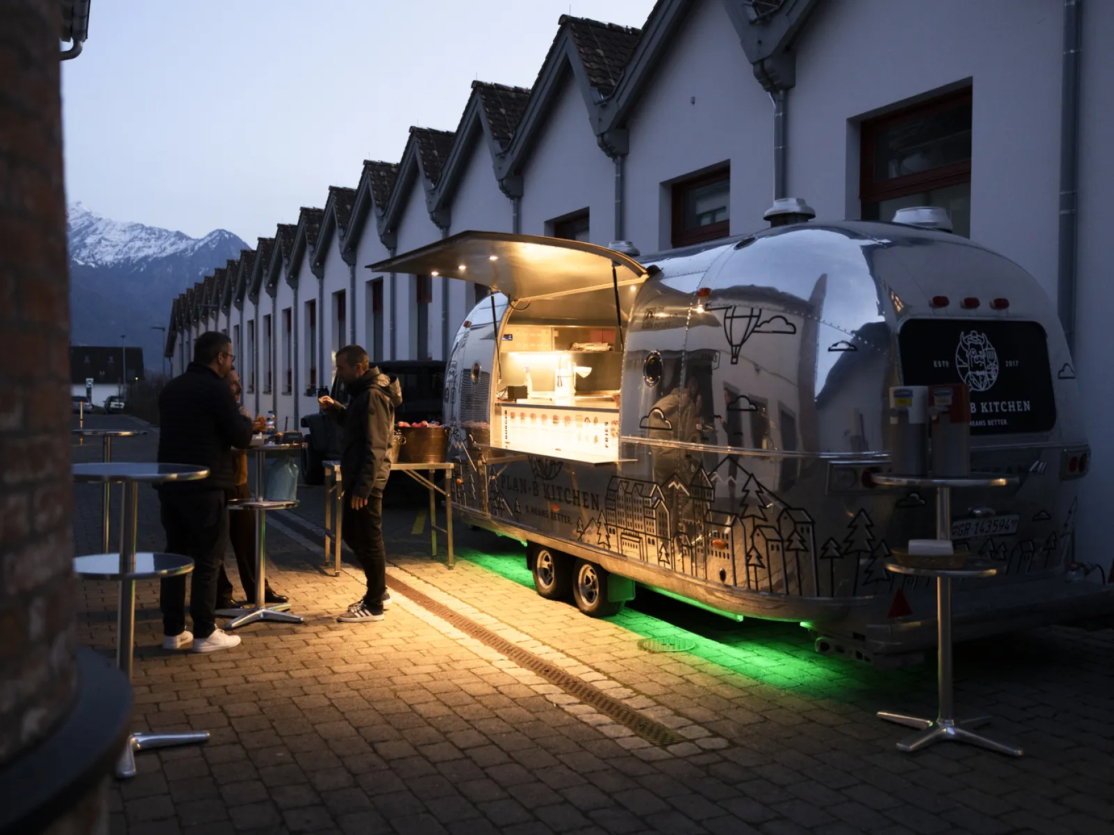 News_Diplomfeier_Blockchain-FinTech_Universitaet-Liechtenstein