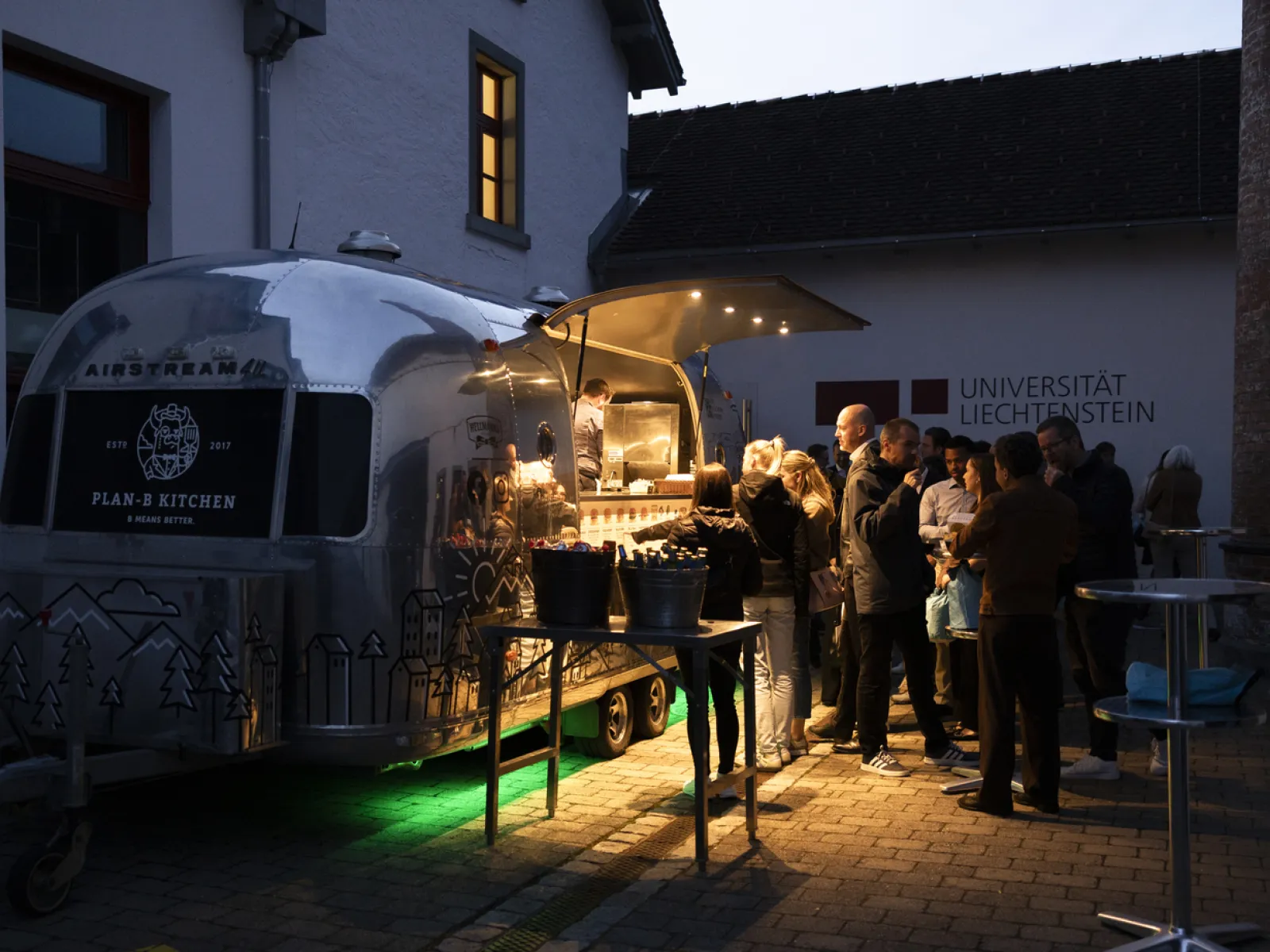 News_Diplomfeier_Blockchain-FinTech_Universitaet-Liechtenstein