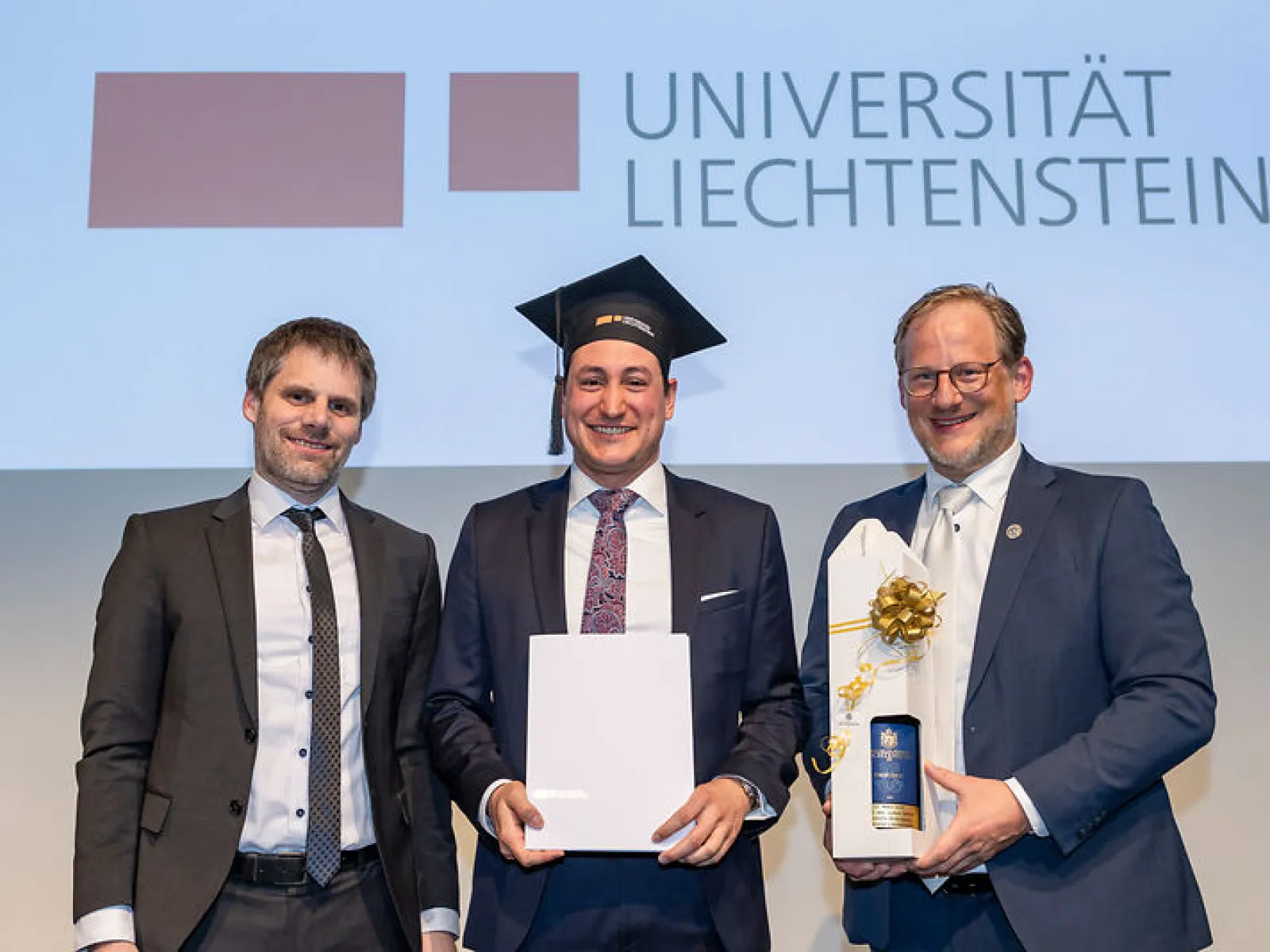News_Diplomfeier_260327_Universitaet-Liechtenstein