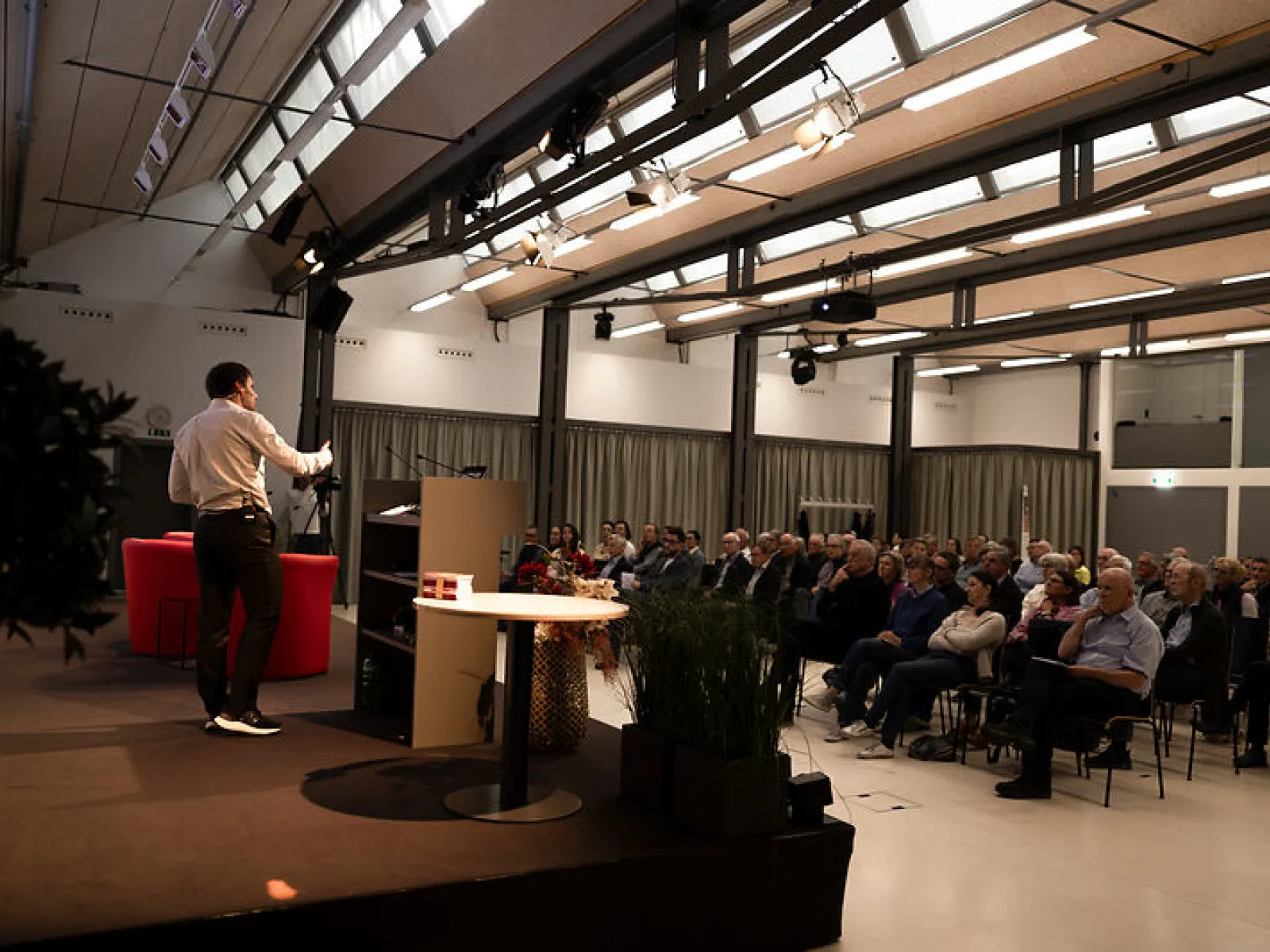 News_Campus-Gespraech_Bruno-Kaufmann_Christian-Frommelt_Universitaet-Liechtenstein
