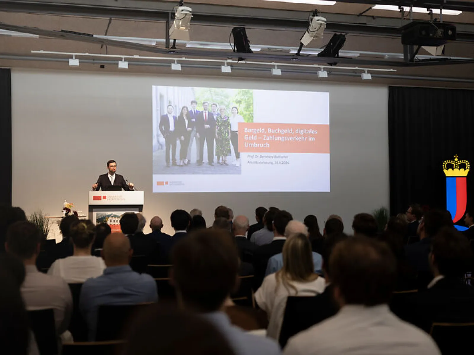 Vortrag mit Präsentation bei einer Antrittsvorlesung an der Universität Liechtenstein