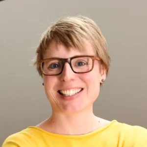 Mitarbeiter:in