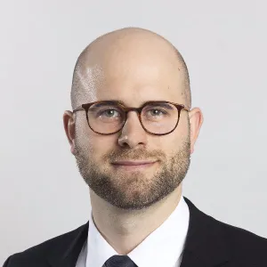 Mitarbeiter:in
