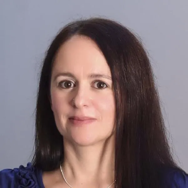 Mitarbeiter:in