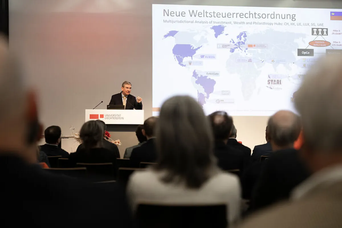 Campus-Gespraech_Martin-Wenz_Universitaet-Liechtenstein