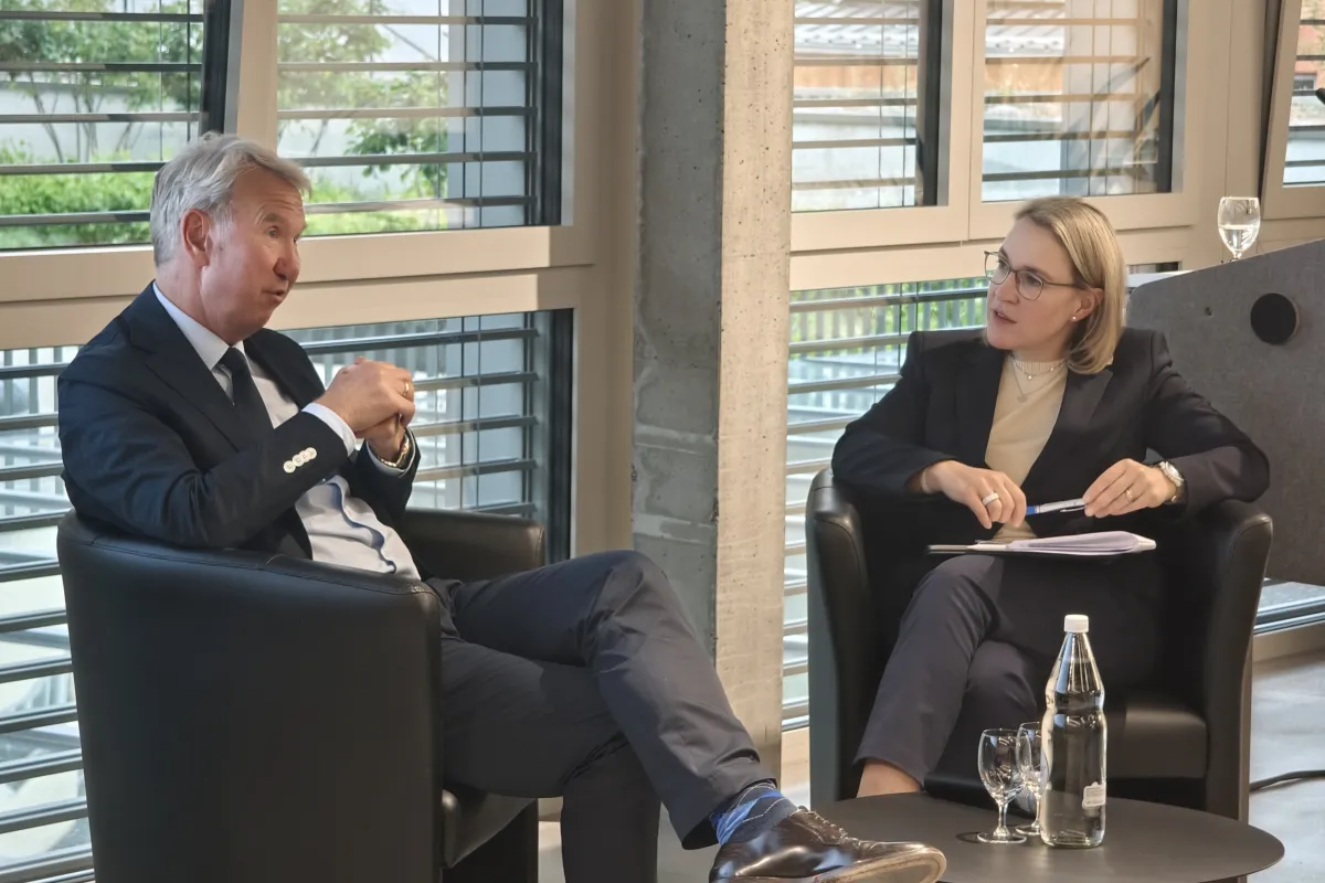 Gespräch beim Rechtssprechtag der Universität Liechtenstein
