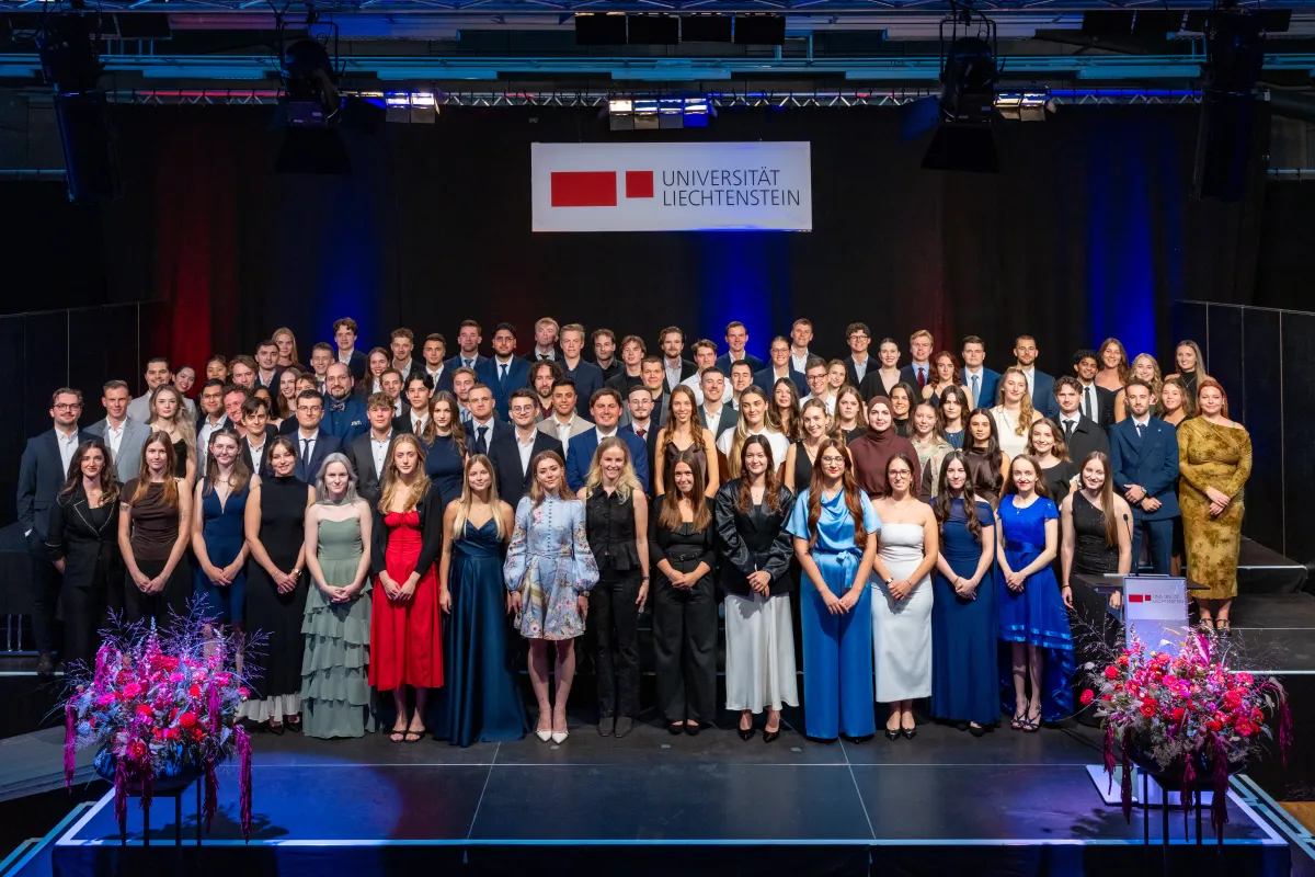 Absolventinnen und Absolventen Bachelor und Master September 2026
