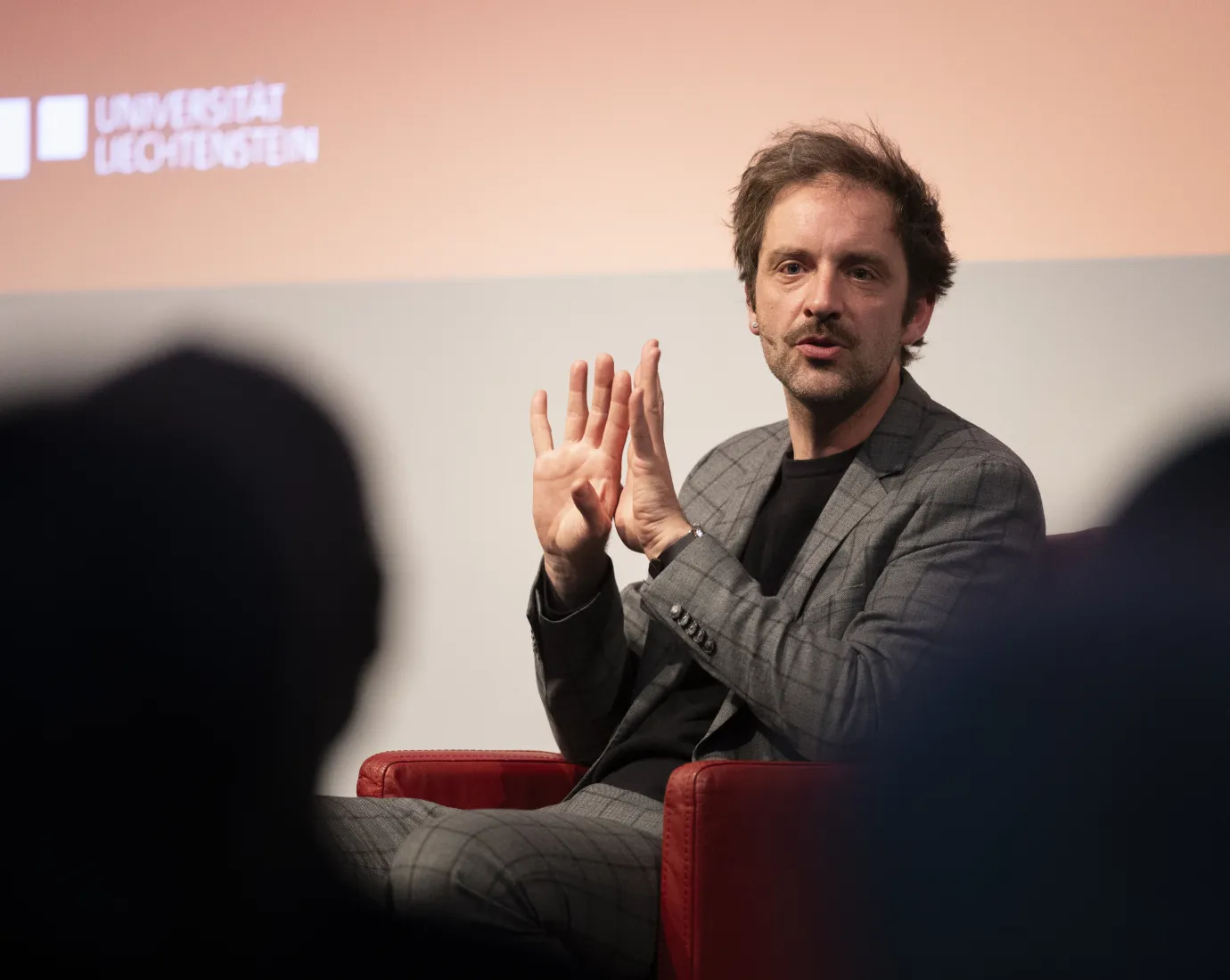 News_Campus-Gespraeche_Nils-Kumkar_Universitaet-Liechtenstein