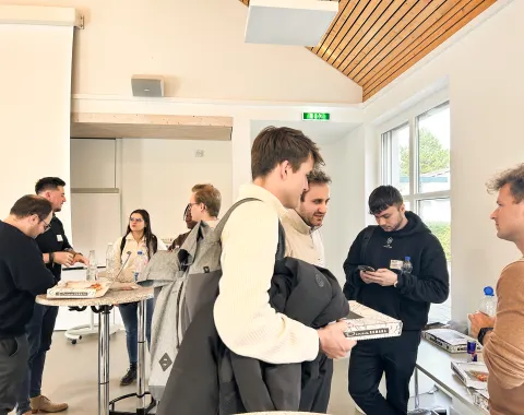 Networking bei Mittagslunch - Alumni-Talk Master Wirtschaftsinformatik 