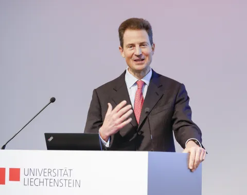 S.D. Erbprinz Alois spricht Grussworte