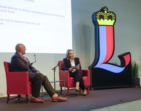 Prof. Dutta und Prof. Butterstein im Podiumsgespräch