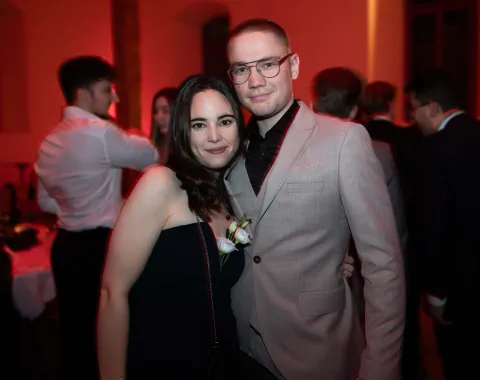 Posierendes-Paar-Abendmode-Uniball-Liechtenstein