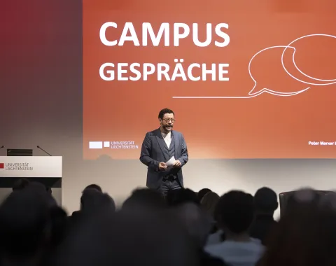 News_Campus-Gespraech_Luzia-Tschirky_Universitaet-Liechtenstein