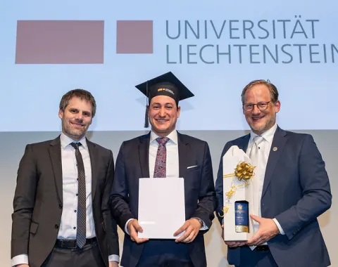 News_Diplomfeier_260327_Universitaet-Liechtenstein