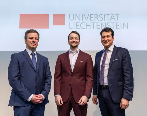 News_Diplomfeier_260327_Universitaet-Liechtenstein