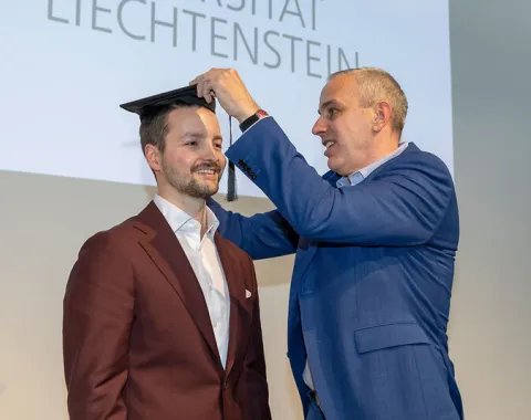 News_Diplomfeier_260327_Universitaet-Liechtenstein