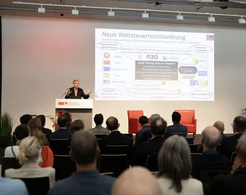 Campus-Gespraech_Martin-Wenz_Universitaet-Liechtenstein