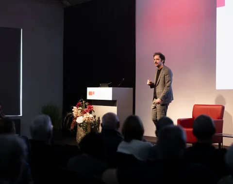 News_Campus-Gespraeche_Nils-Kumkar_Universitaet-Liechtenstein