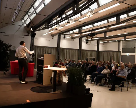 News_Campus-Gespraech_Bruno-Kaufmann_Christian-Frommelt_Universitaet-Liechtenstein