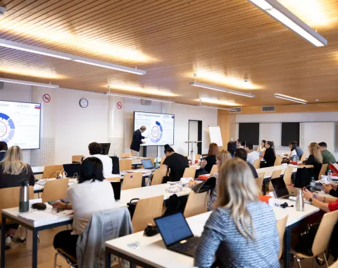 Studierende zum Start 2026 Executive Master of Laws in international Taxation
