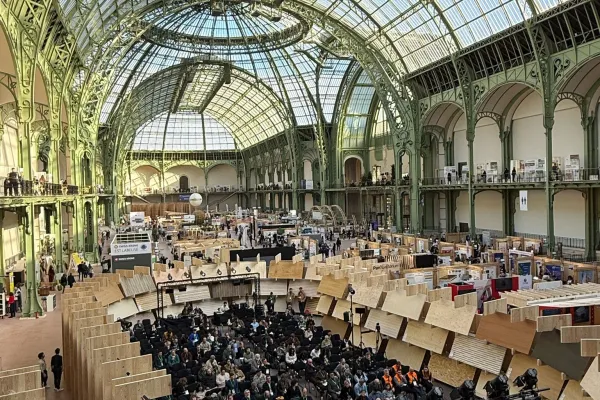 Voller Saal am Bois Construction in Paris