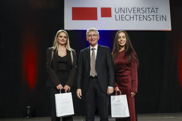 Preisträgerinnen der LBV-Preise im Bachelor