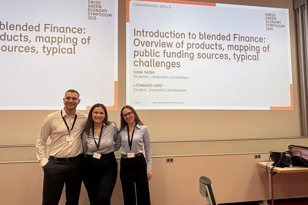 Leonhard Gräf, Hana Gashi and Katharina Bachinger (f. l.)