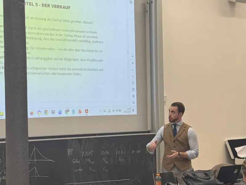 Max Meier während seines Vortrags